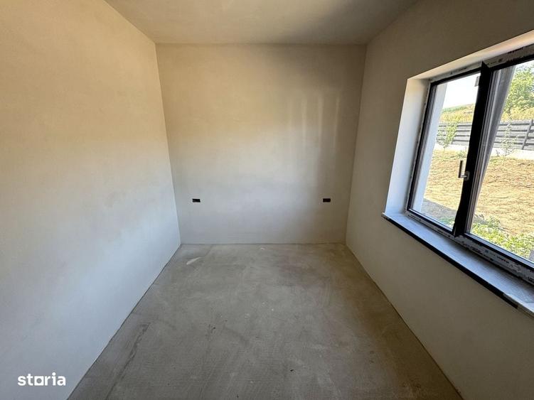 Casă cu 4 camere în Bucium