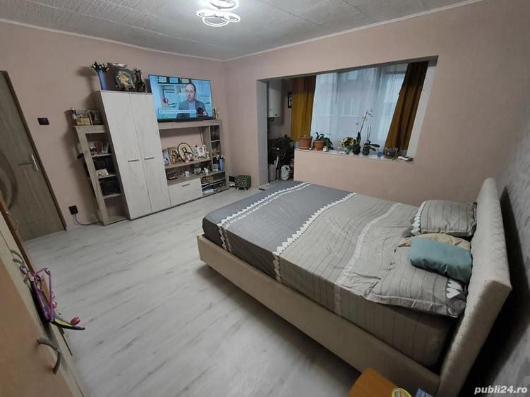 Apartament cu 3 camere decomandat în Dâmbovița