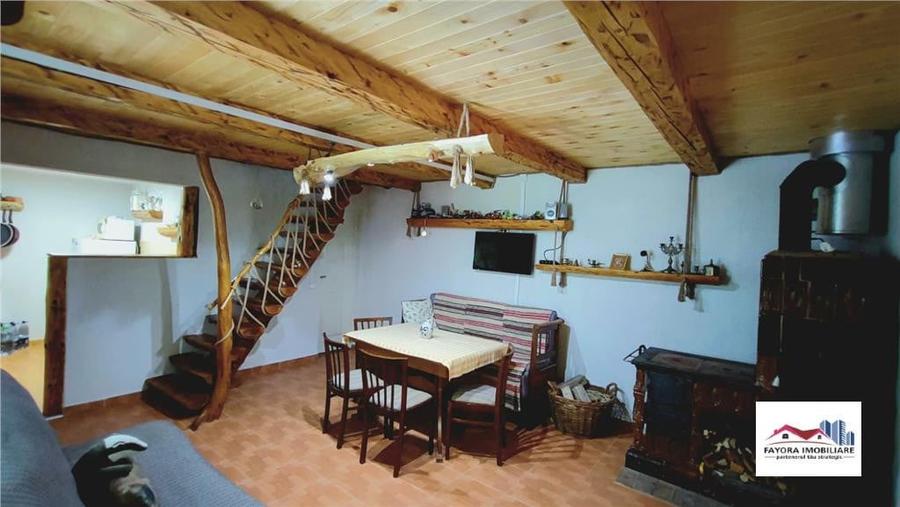Casă cu 5 camere cu Teren 500 Mp în Lunca