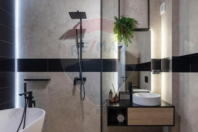 Apartament cu 2 camere decomandat, mobilat în Central