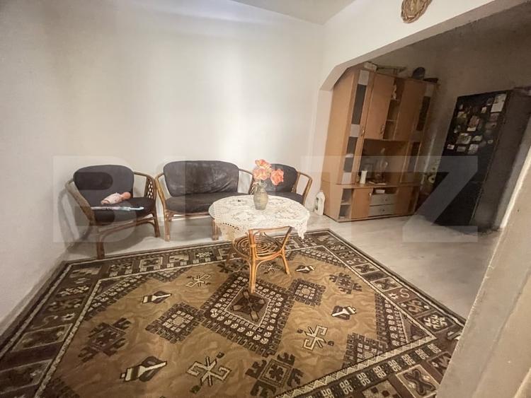 Apartament cu 3 camere decomandat, mobilat în Central
