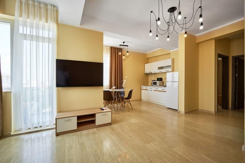 Apartament cu 3 camere decomandat, mobilat în Mamaia-Sat