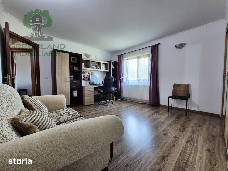 Casă cu 6 camere cu Teren 1100 Mp în Bucium