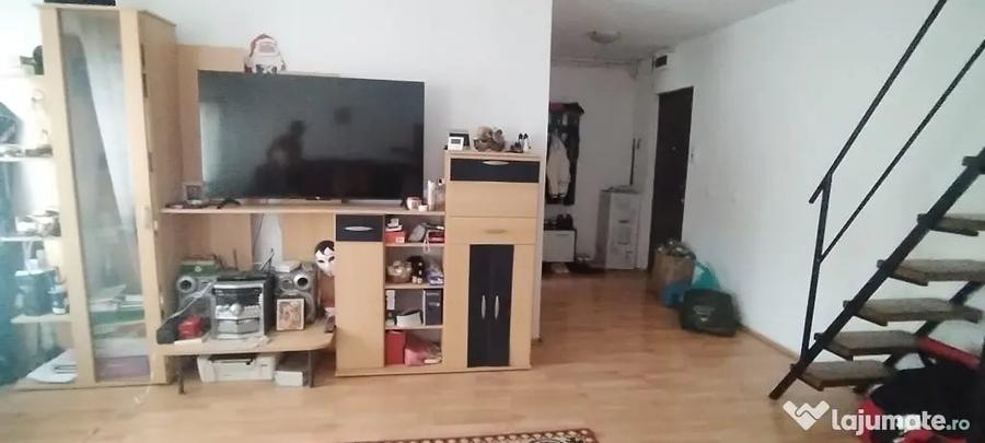 Apartament cu 3 camere nedecomandat în Central