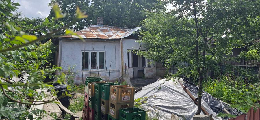 Casă individuală cu 3 camere cu Canalizare în Central