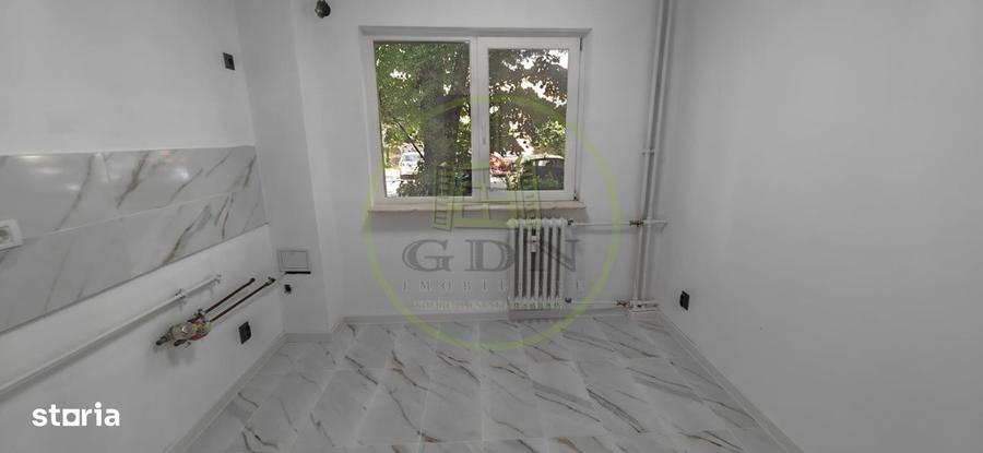 Apartament cu 2 camere semidecomandat în Sărari