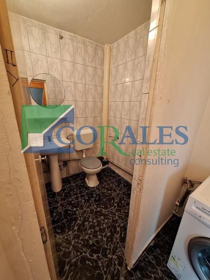 Apartament cu 3 camere semidecomandat, mobilat în Baba-Dochia