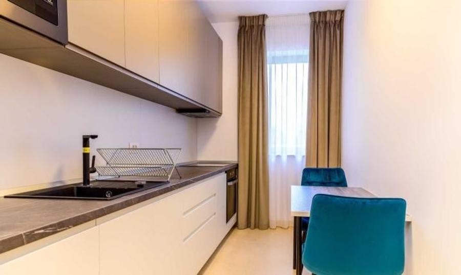 Apartament cu 2 camere decomandat, mobilat în 1 Mai