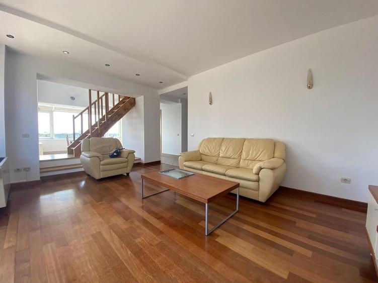 Apartament cu 3 camere decomandat, mobilat în Arcul de Triumf