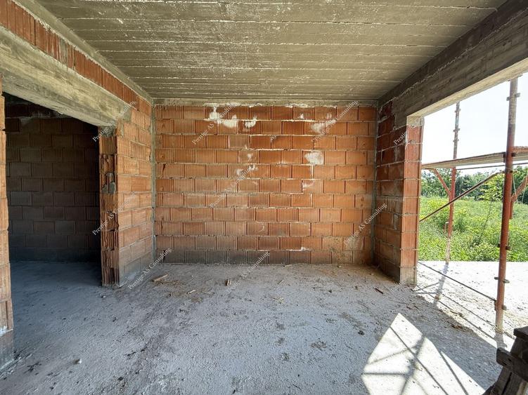 Duplex cu 5 camere cu Canalizare în Giroc