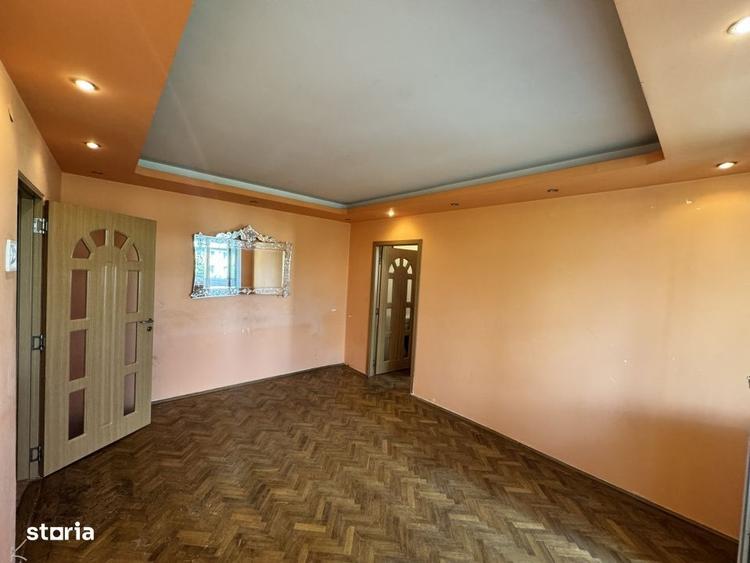 Apartament cu 3 camere decomandat în Titulescu