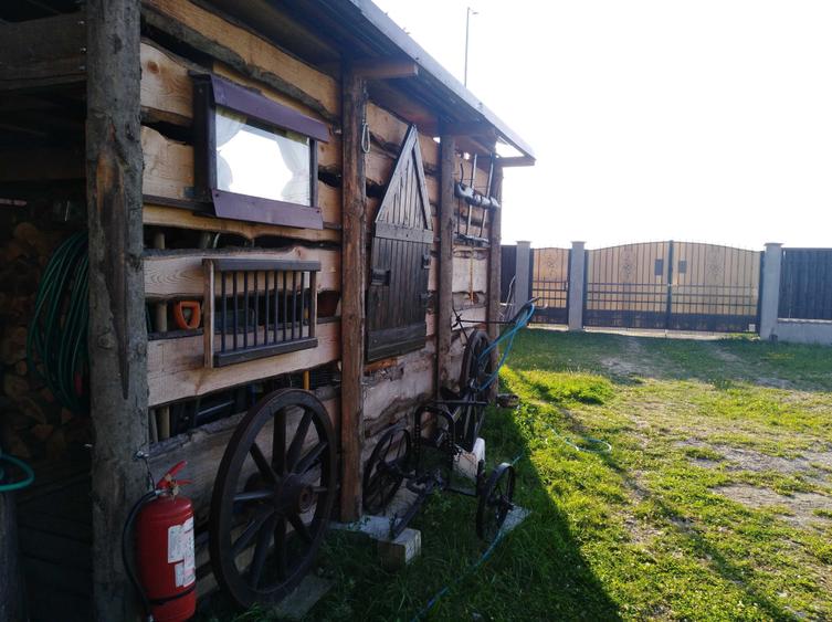 Casă cu 4 camere cu Teren 1800 Mp în Central