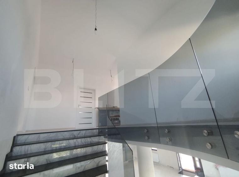 Casă cu 7 camere cu Teren 489 Mp în Central