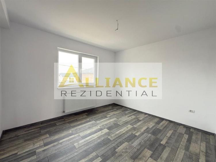 Casă individuală cu 5 camere decomandat cu Canalizare în Berceni