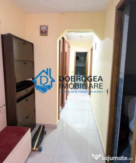 Apartament cu 3 camere decomandat în E3