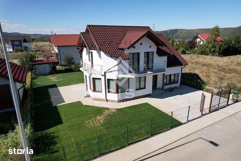 Casă cu 5 camere cu Teren 500 Mp în Central