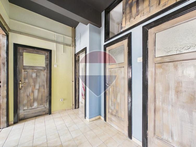 Apartament cu 3 camere decomandat în Romană