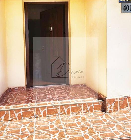 Casă individuală cu 7 camere cu Canalizare în Central