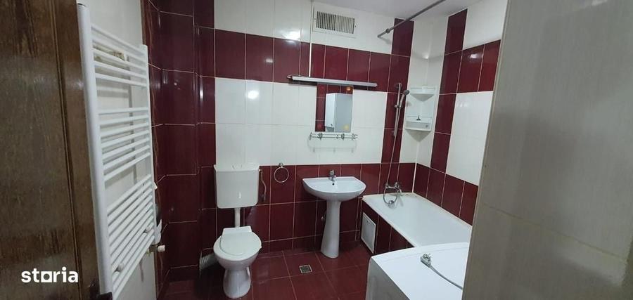 Apartament cu 2 camere semidecomandat în Tei