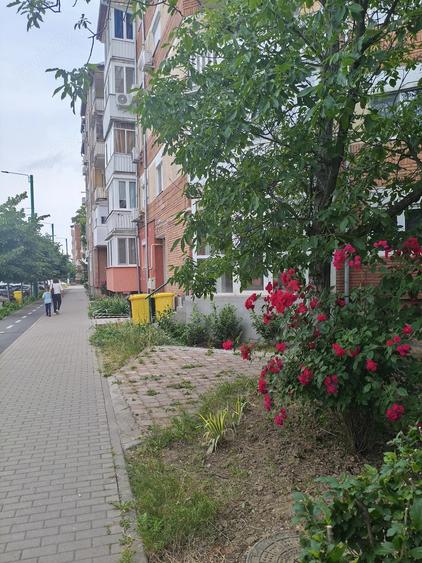 Apartament cu 2 camere decomandat în Soarelui