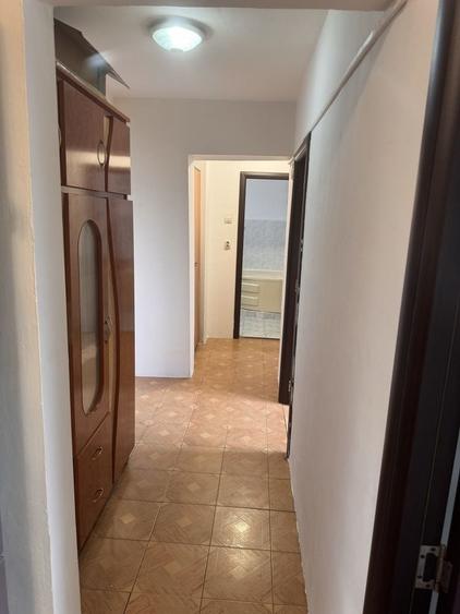 Apartament cu 3 camere decomandat în Lujerului
