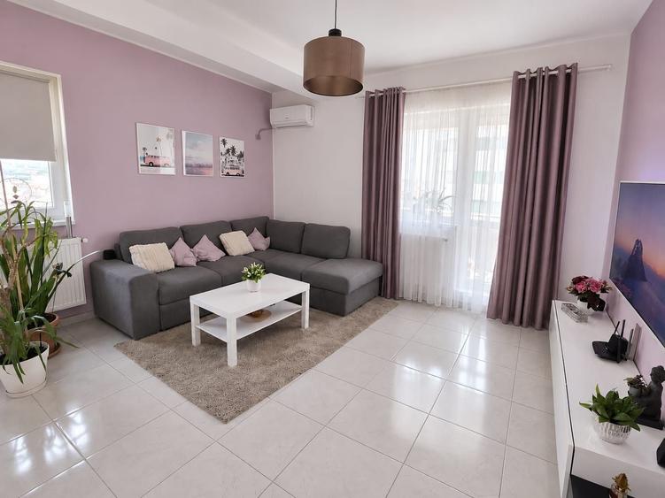 Apartament cu 2 camere semidecomandat în Roșu