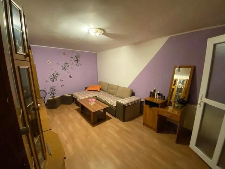 Casă cu 5 camere cu Teren 224 Mp în Giurgiului