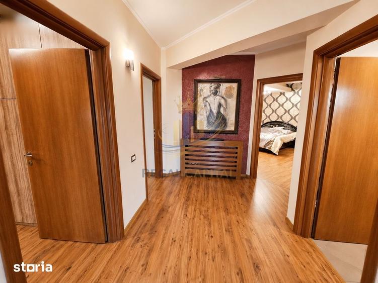 Casă cu 6 camere cu Teren 374 Mp în Sisești