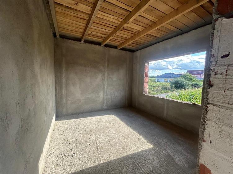 Casă individuală cu 4 camere cu Teren 500 Mp în Moara