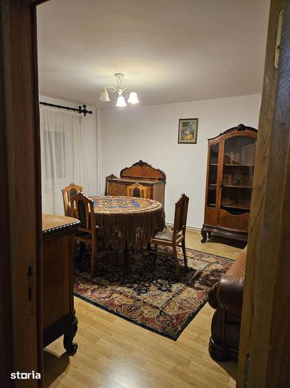 Apartament cu 3 camere decomandat în Griviței