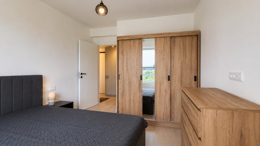 Apartament cu 2 camere decomandat, mobilat în Jiului