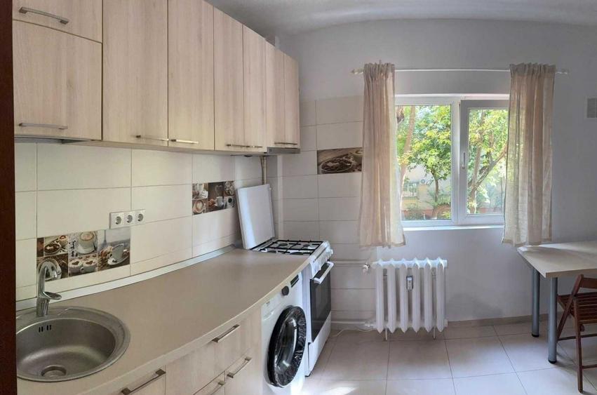 Garsonieră decomandată în Brâncoveanu