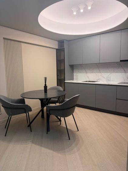 Apartament cu 3 camere semidecomandat în Pipera