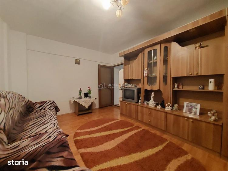 Apartament cu 3 camere decomandat în Dorobanți 1