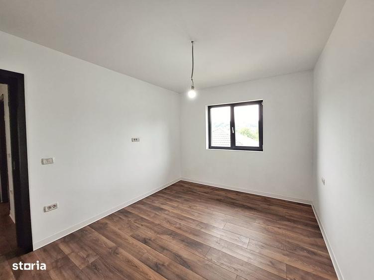 Casă cu 3 camere în Mărgineni