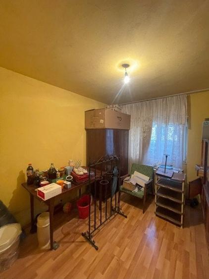 Apartament cu 4 camere decomandat, mobilat în Hotvon