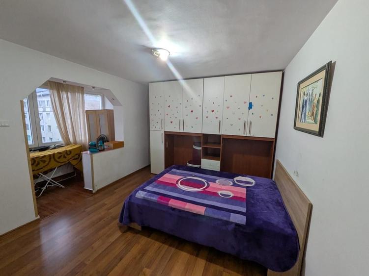 Apartament cu 2 camere decomandat în Precista