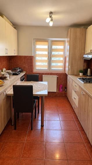 Apartament cu 2 camere decomandat în Girocului