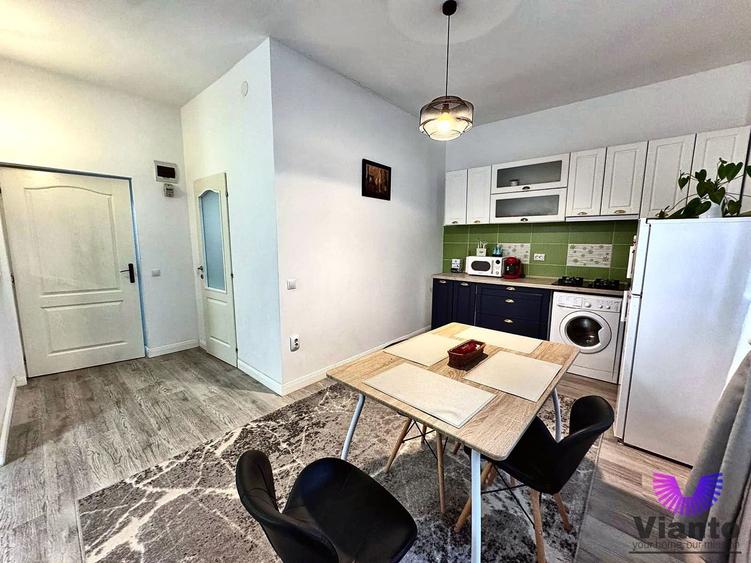 Apartament cu 4 camere, mobilat în Central