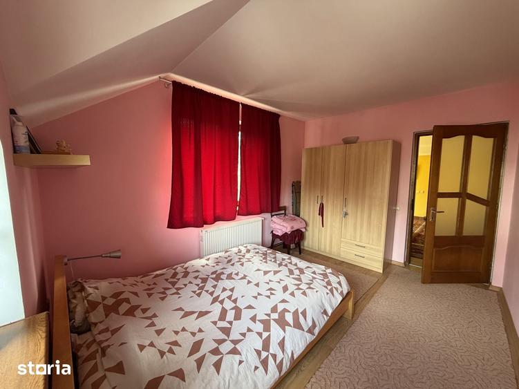Casă cu 4 camere decomandat cu Teren 920 Mp în Central