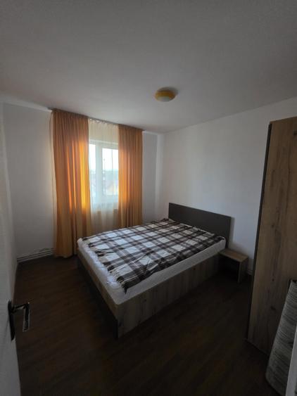 Apartament cu 2 camere semidecomandat în Florilor