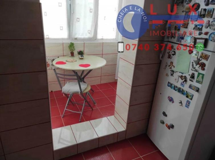 Apartament cu 3 camere decomandat în Babadag