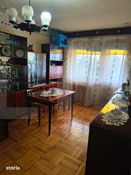 Apartament cu 4 camere decomandat în Podgoria