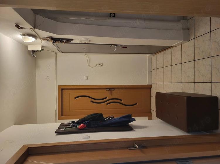 Apartament cu 3 camere semidecomandat în Crihala