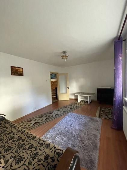 Apartament cu 2 camere decomandat în Valea Aurie