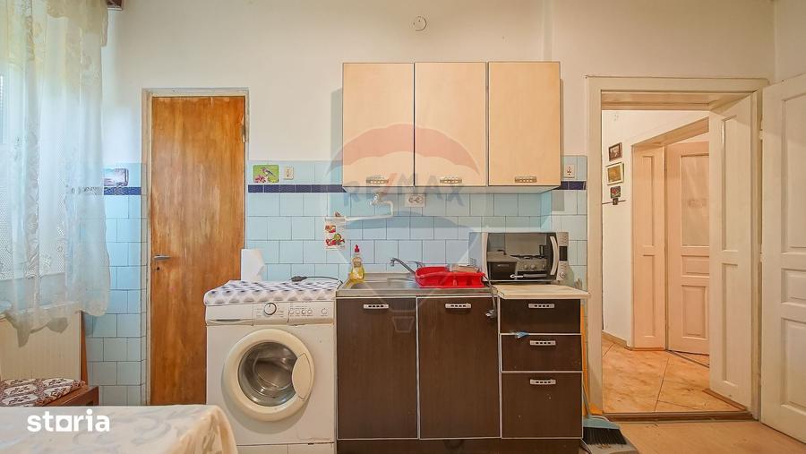 Casă cu 3 camere cu Teren 705 Mp în Central