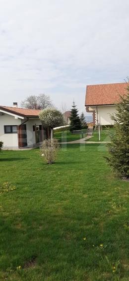 Casă individuală cu 5 camere cu Canalizare în Periferie