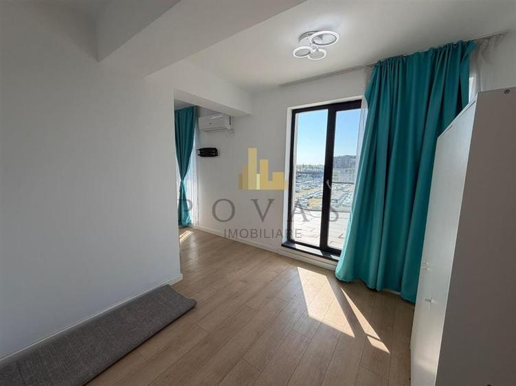 Apartament cu 3 camere semidecomandat, mobilat în Pipera