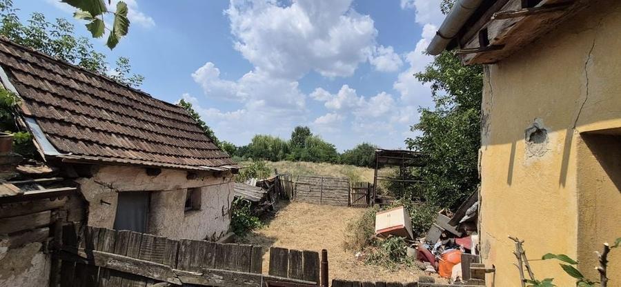 Casă cu 3 camere în Toboliu