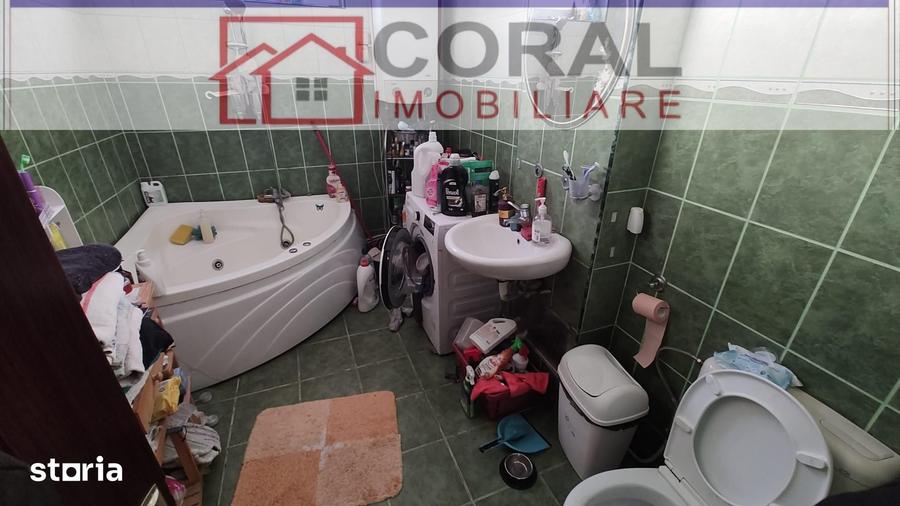 Casă cu 5 camere cu Teren 329 Mp în Decebal